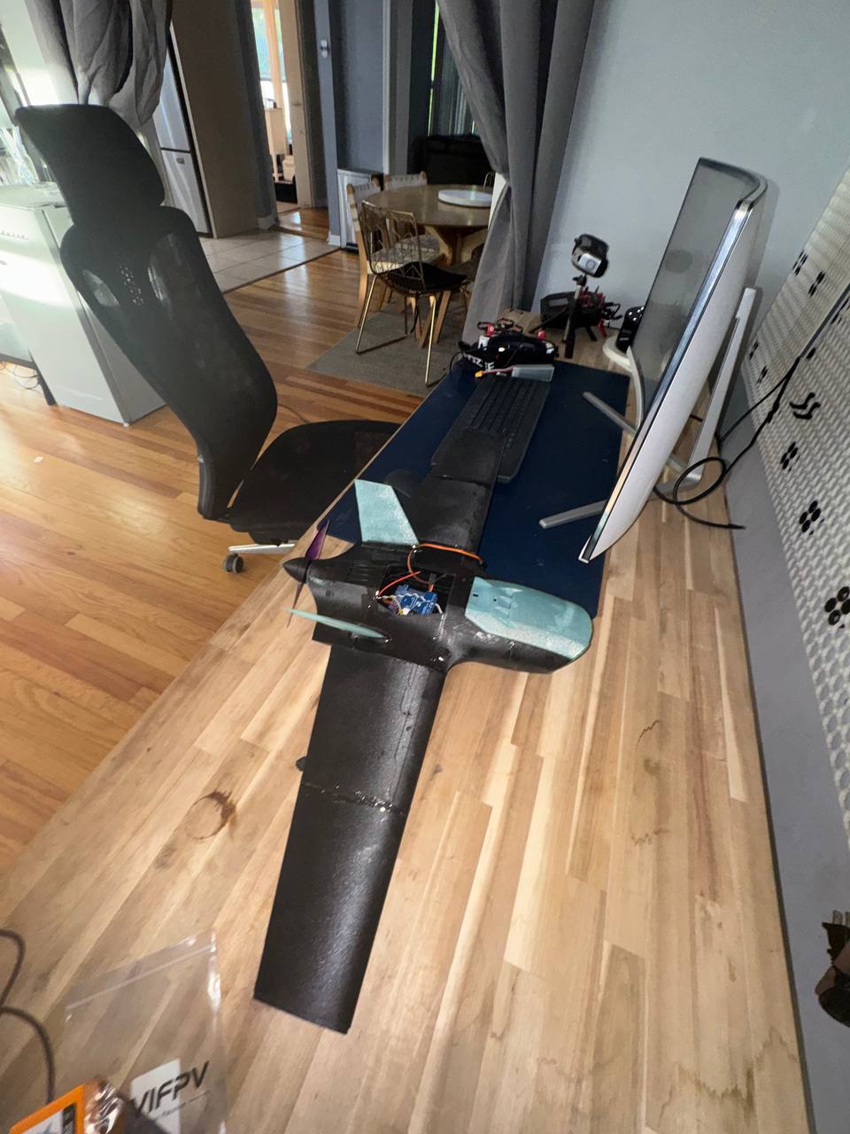 Fixed-wing FPV aircraft on the desk